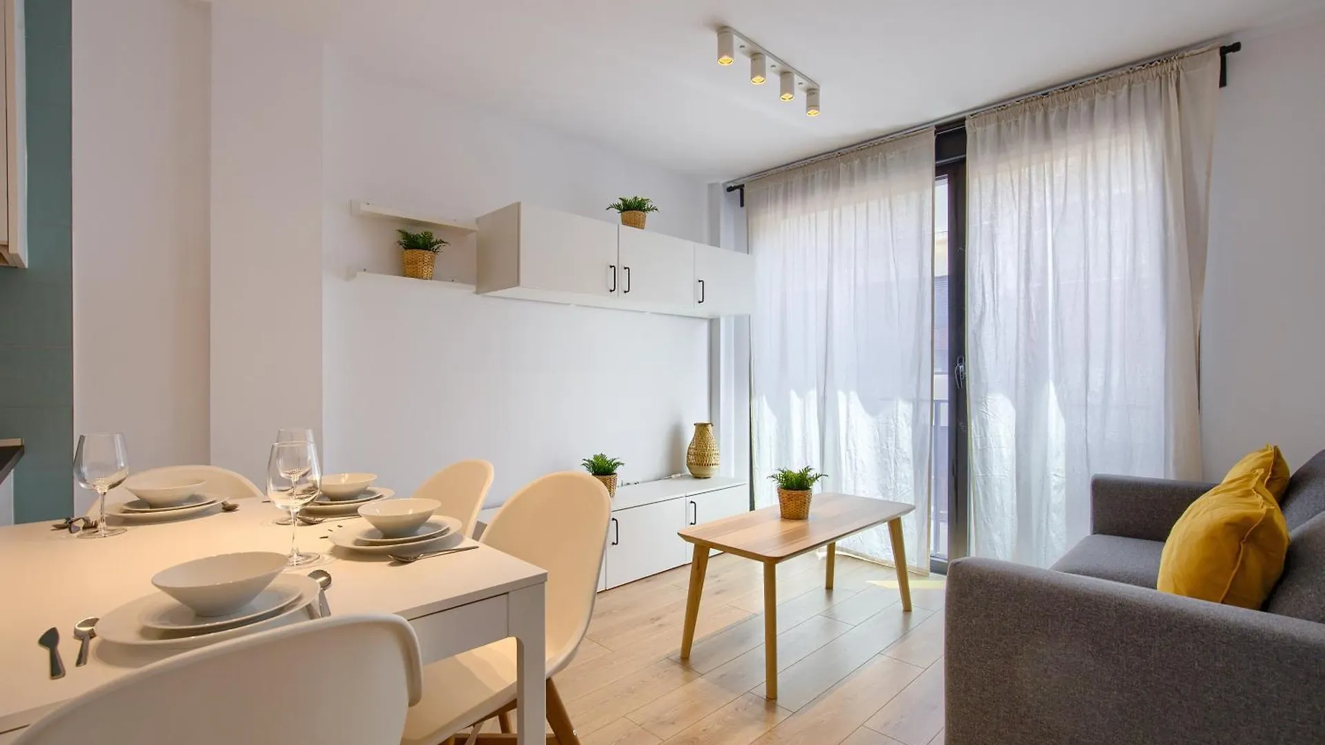 Edmond Vibes Airport - Ifema Hub Aparthotel Madrid